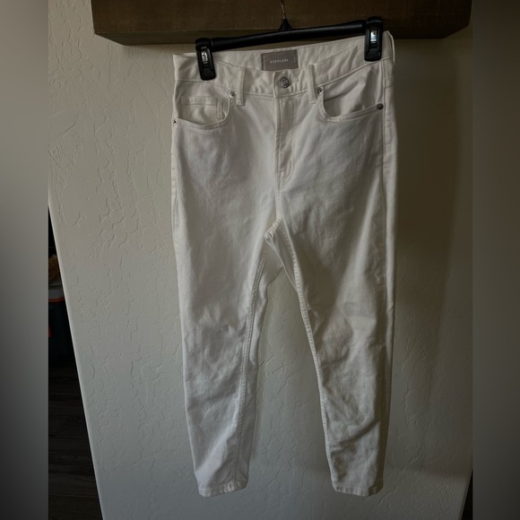 EVERLANE| White Skinny Ankle Jeans, Size 27••• - Picture 6 of 13